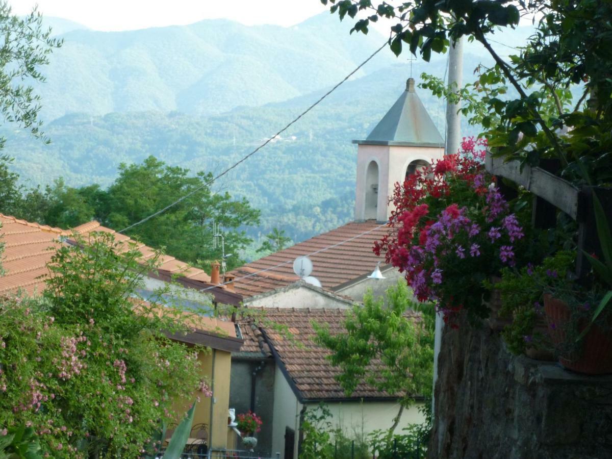 Il Poggio Di Traverde Bed & Breakfast Pontremoli Exterior photo