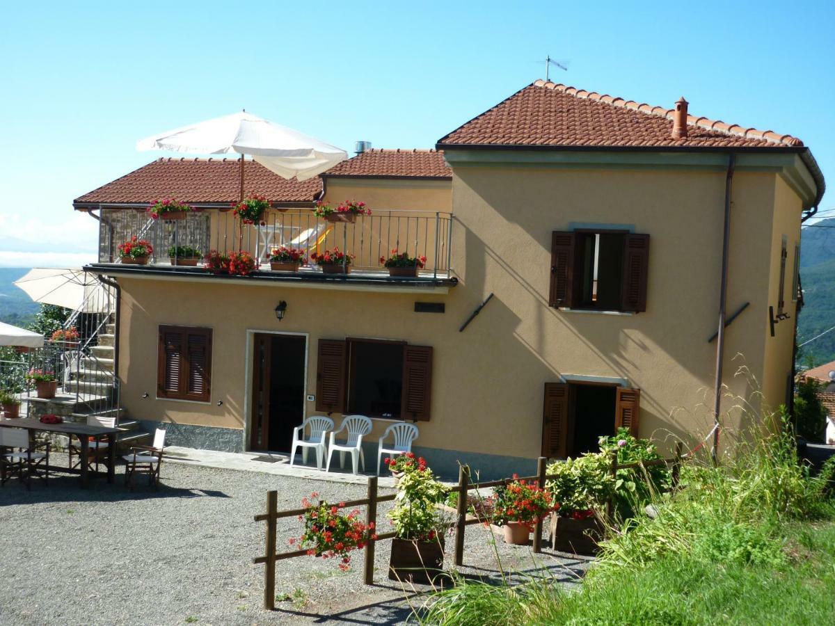 Il Poggio Di Traverde Bed & Breakfast Pontremoli Exterior photo